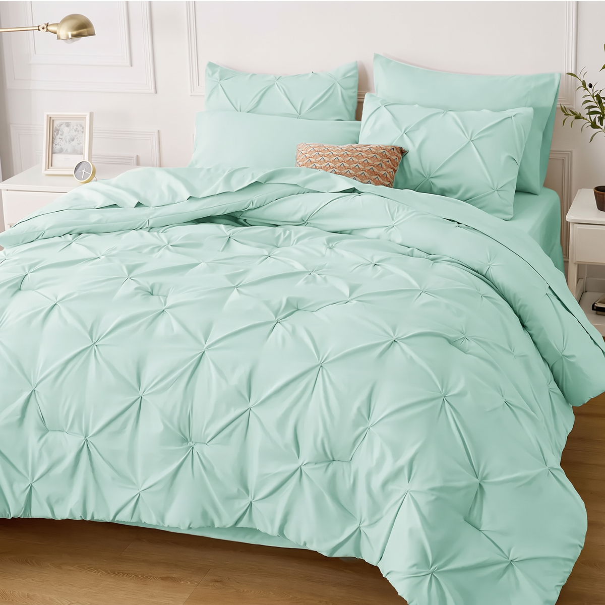 Amara 7-Piece Bedding Set